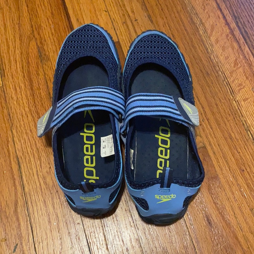 Speedo Water Shoes 💦